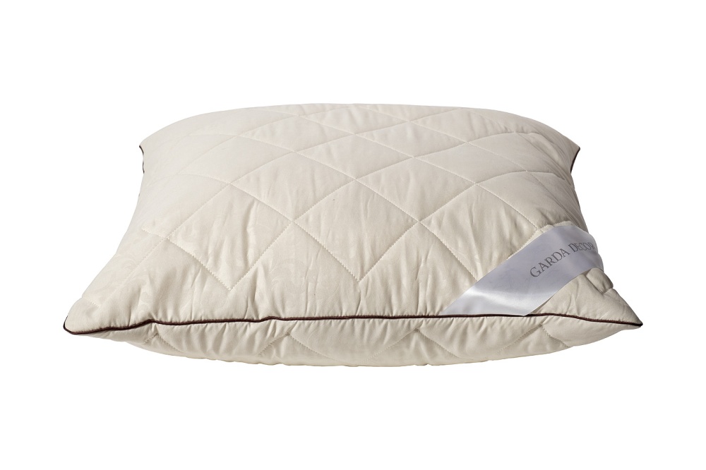 Подушка Персей 70*70 верблюжья шерсть