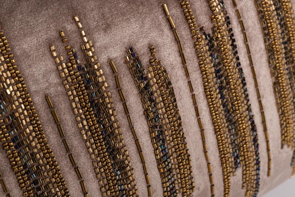 Подушка с бисером "Линии" беж 70SW-28048